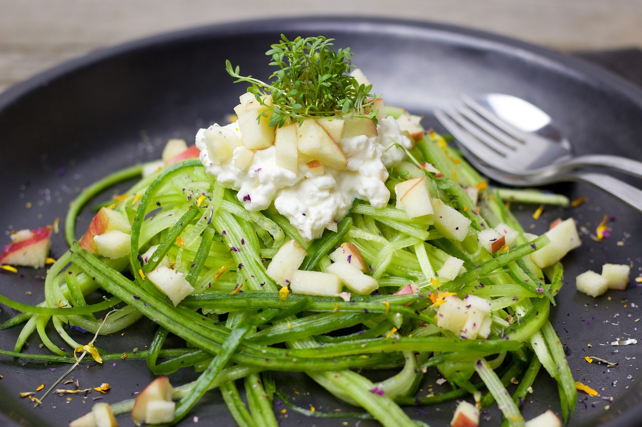 Saftige Salatgurken einlegen ohne Kochen: Einfache und schnelle Methode für den perfekten Snack!